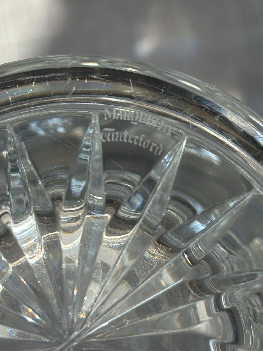 Elegant Clear Cut Crystal Vase with Lattice Pattern - Picture 5 of 5